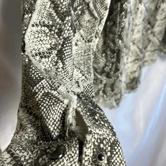 Animal print jacket,
Zara Jean jacket,snake print,raw hems, studded,rhin… - Picture 14 of 15